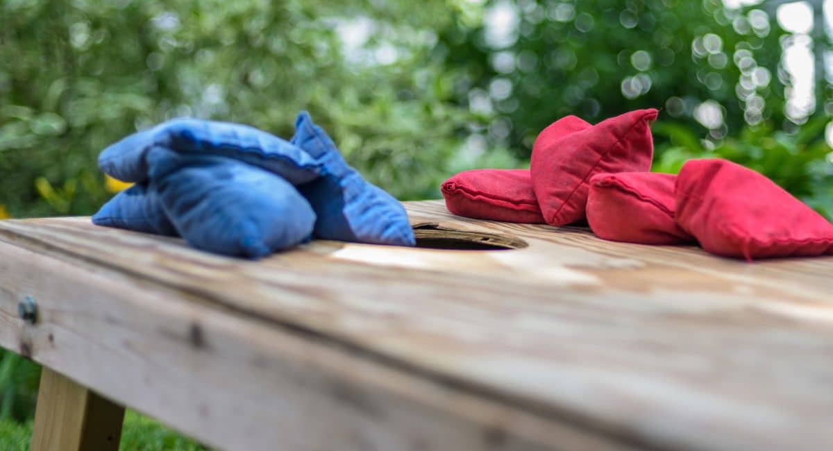 Connaissez vous le Cornhole, un jeu d'extérieur pour tous 5 Compter les points au cornhole